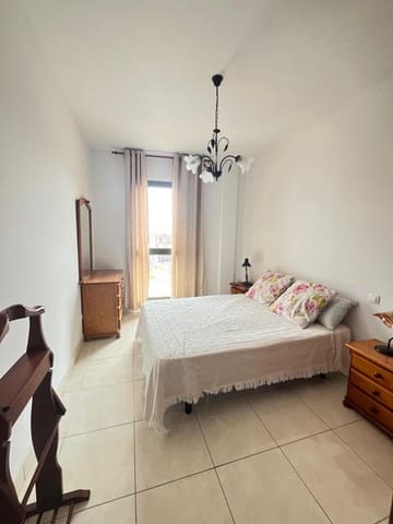 2 bedroom Penthouse for rent in Gáldar - € 750 (Ref: 9715104)