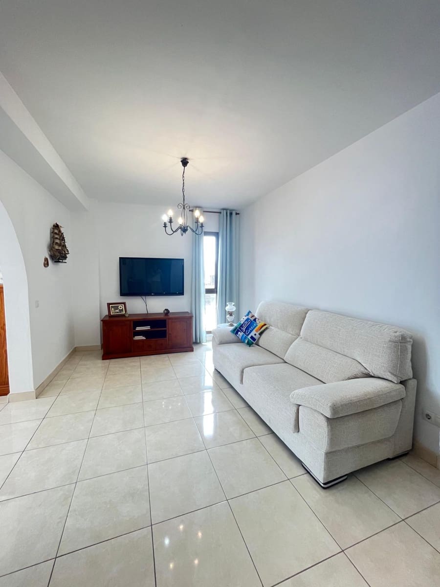 2 bedroom Penthouse for rent in Galdar - € 750 (Ref: 9715104)