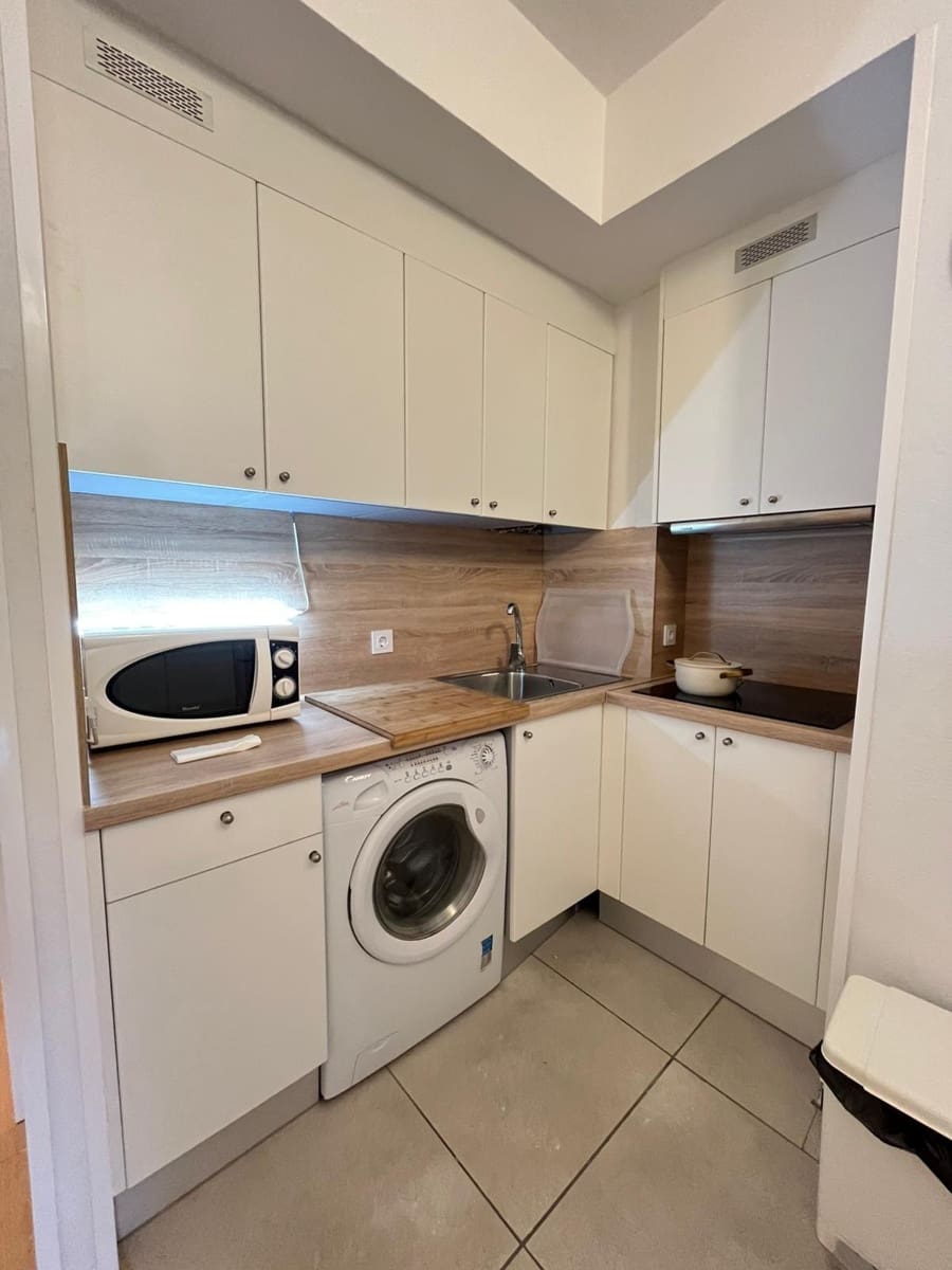 Studio for rent in Las Palmas de Gran Canaria - € 1,100 (Ref: 9720180)