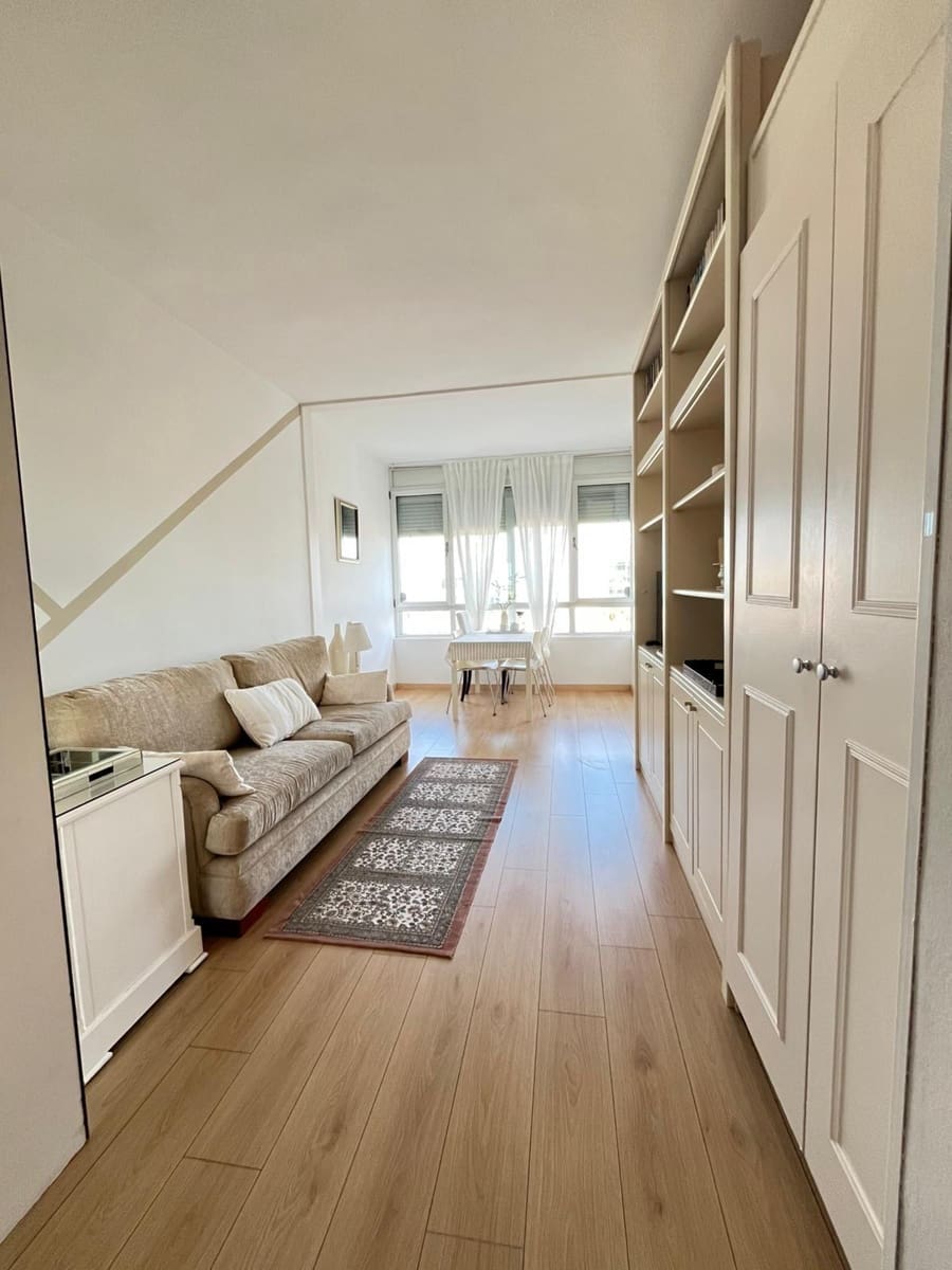 Studio for rent in Las Palmas de Gran Canaria - € 1,100 (Ref: 9720180)