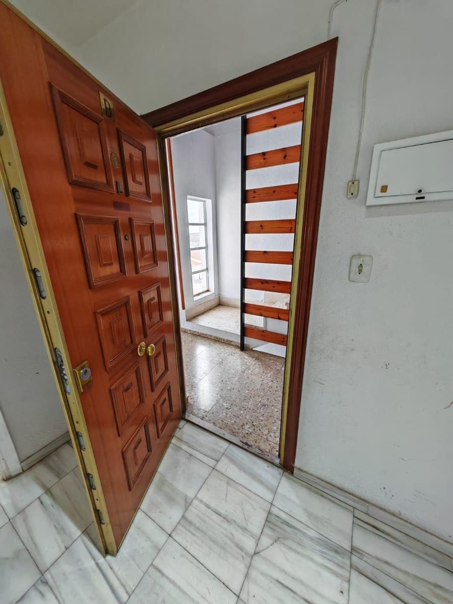 3 slaapkamer Flat te koop in Los Santos de Maimona - € 55.000 (Ref: 9720181)