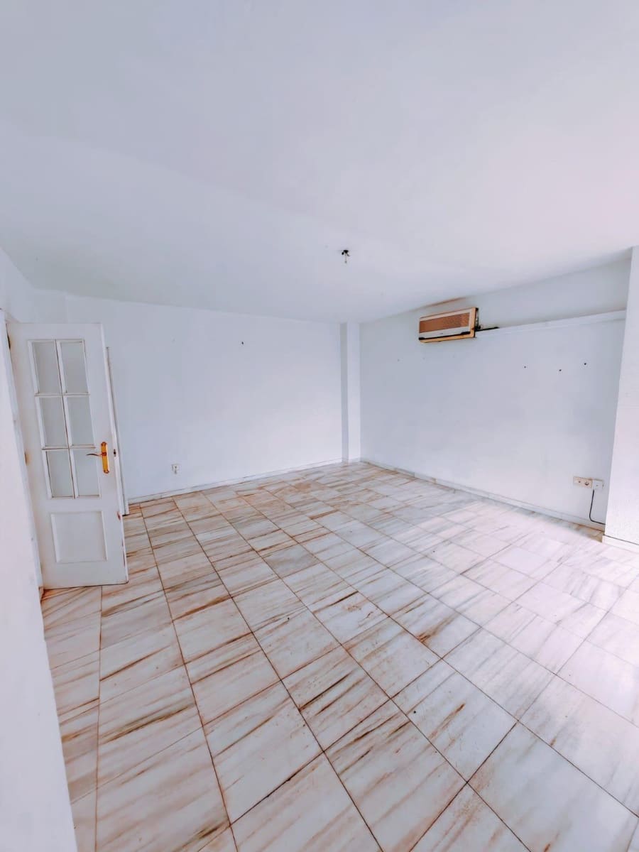 3 slaapkamer Flat te koop in Los Santos de Maimona - € 55.000 (Ref: 9720181)