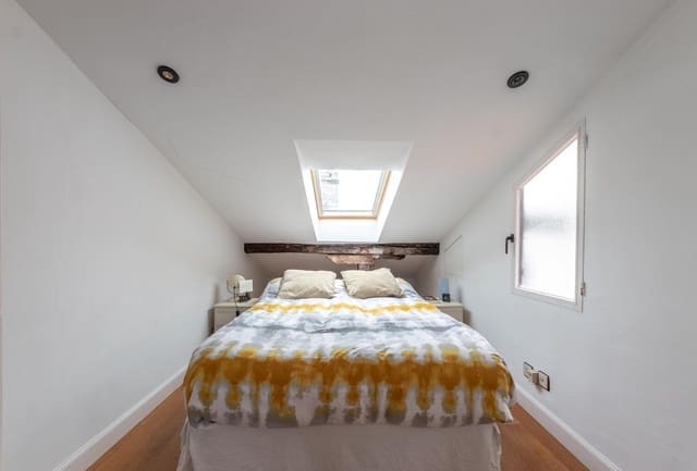 2 bedroom Penthouse for sale in Bilbao - € 595,000 (Ref: 9720182)