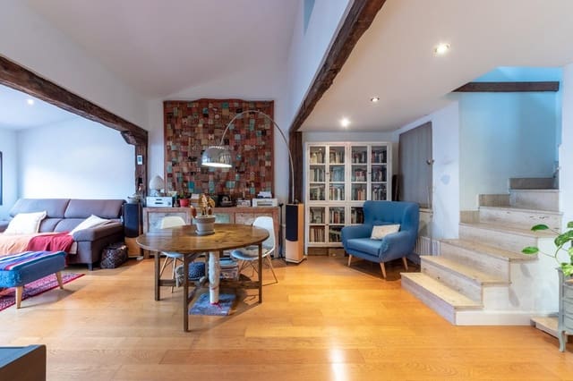 2 bedroom Penthouse for sale in Bilbao - € 595,000 (Ref: 9720182)