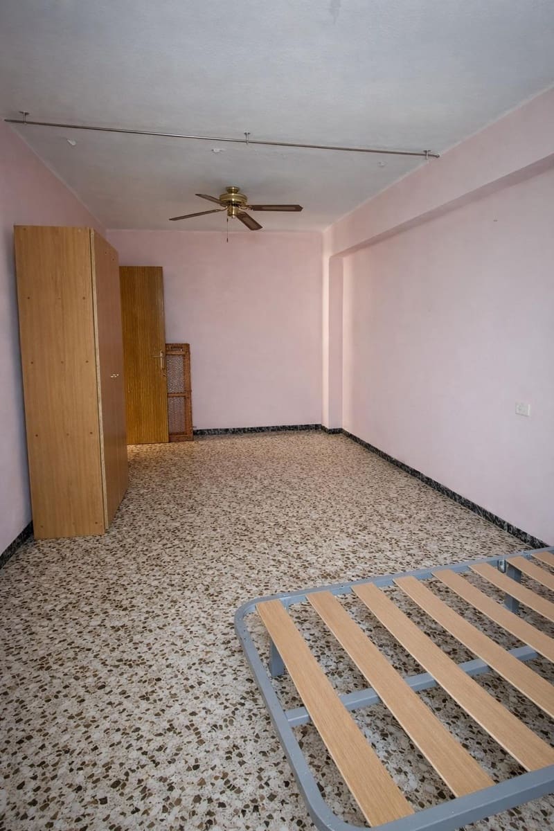 Piso de 3 habitaciones en Alcantarilla en venta - 87.500 € (Ref: 9720183)