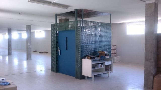 8 bedroom Business for sale in Don Benito with garage - € 1,190,000 (Ref: 9720186)