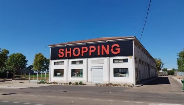 8 bedroom Business for sale in Don Benito with garage - € 1,190,000 (Ref: 9720186)