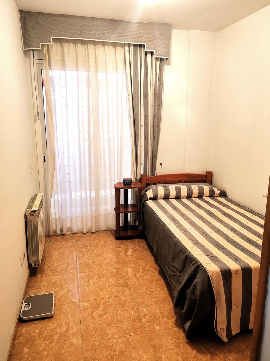 3 bedroom Flat for sale in Reus with garage - € 200,000 (Ref: 9720187)