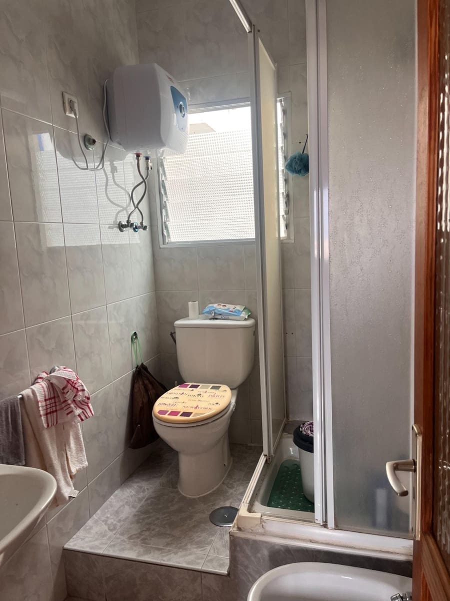 3 bedroom Flat for sale in Las Palmas de Gran Canaria - € 200,000 (Ref: 9732405)