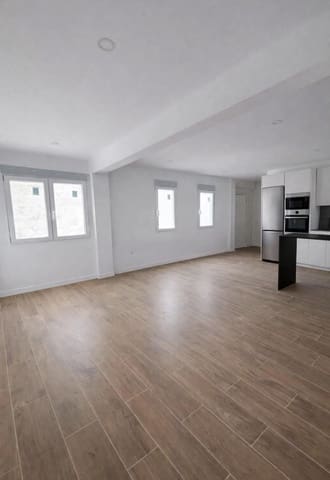 Leilighet til salgs i La Coruña by med garasje - € 279 000 (Ref: 9748172)