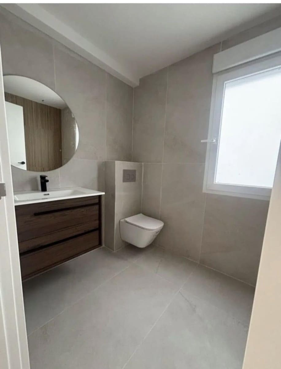 Flat for sale in A Coruna city with garage - € 279,000 (Ref: 9748172)