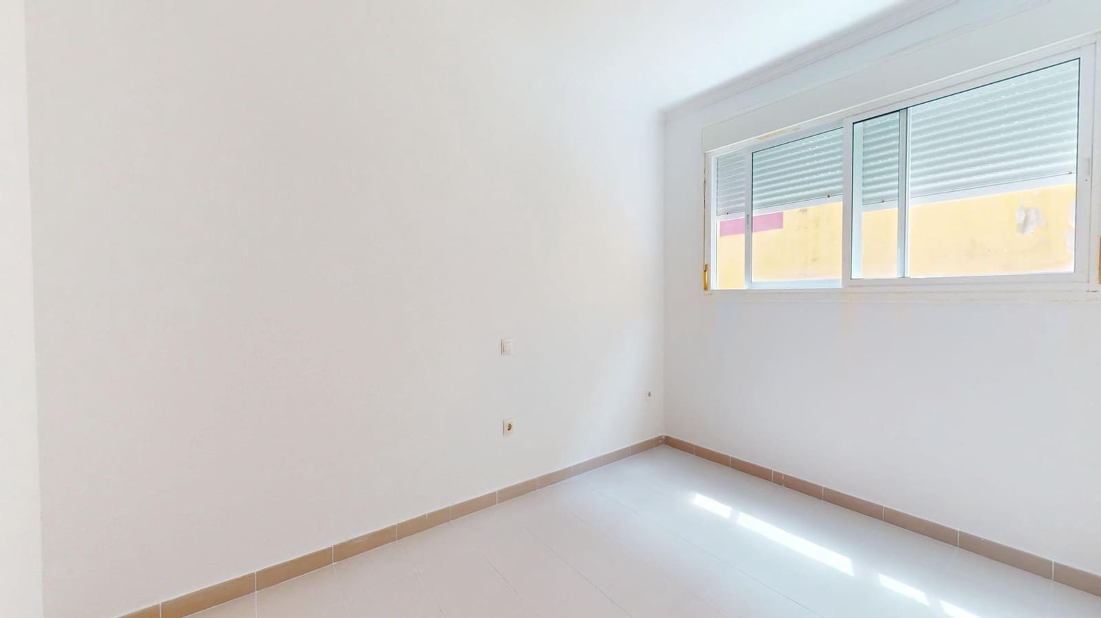 3 soveværelse Rækkehus til salg i Las Palmas de Gran Canaria med garage - € 280.000 (Ref: 9748173)