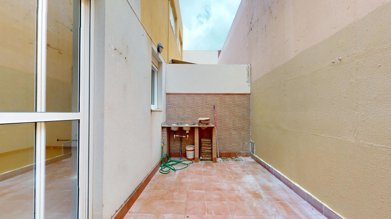 3 soveværelse Rækkehus til salg i Las Palmas de Gran Canaria med garage - € 280.000 (Ref: 9748173)