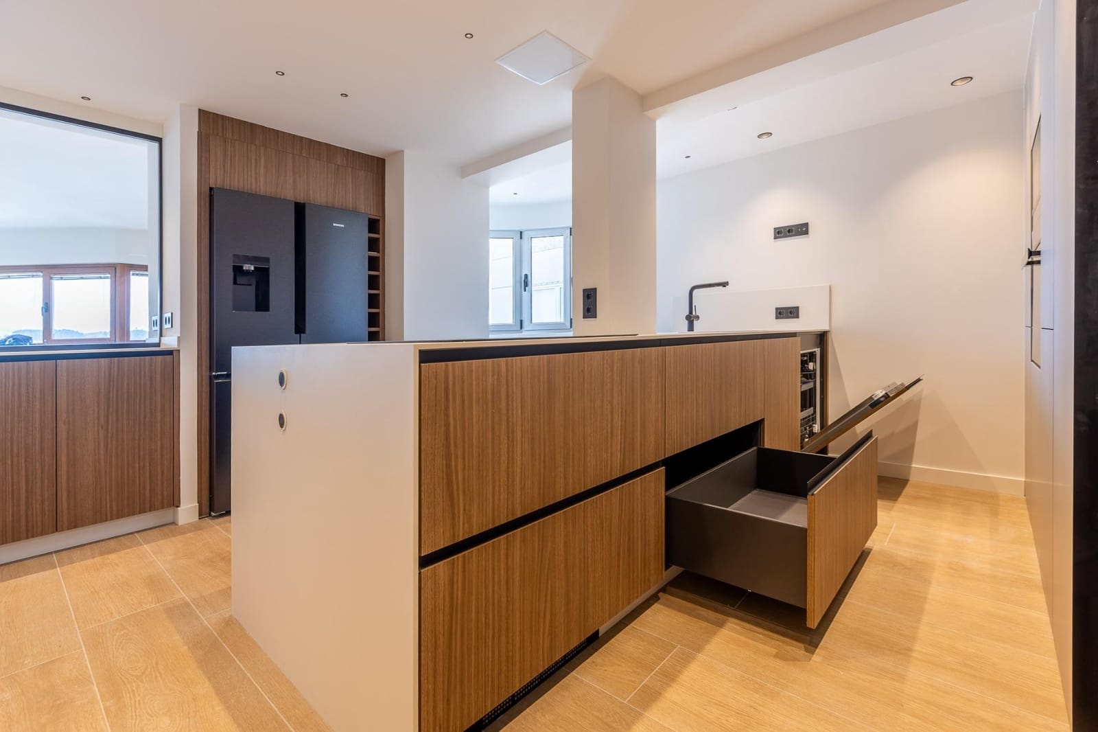 3 soveværelse Lejlighed til salg i A Coruna by med garage - € 1.100.000 (Ref: 9748174)