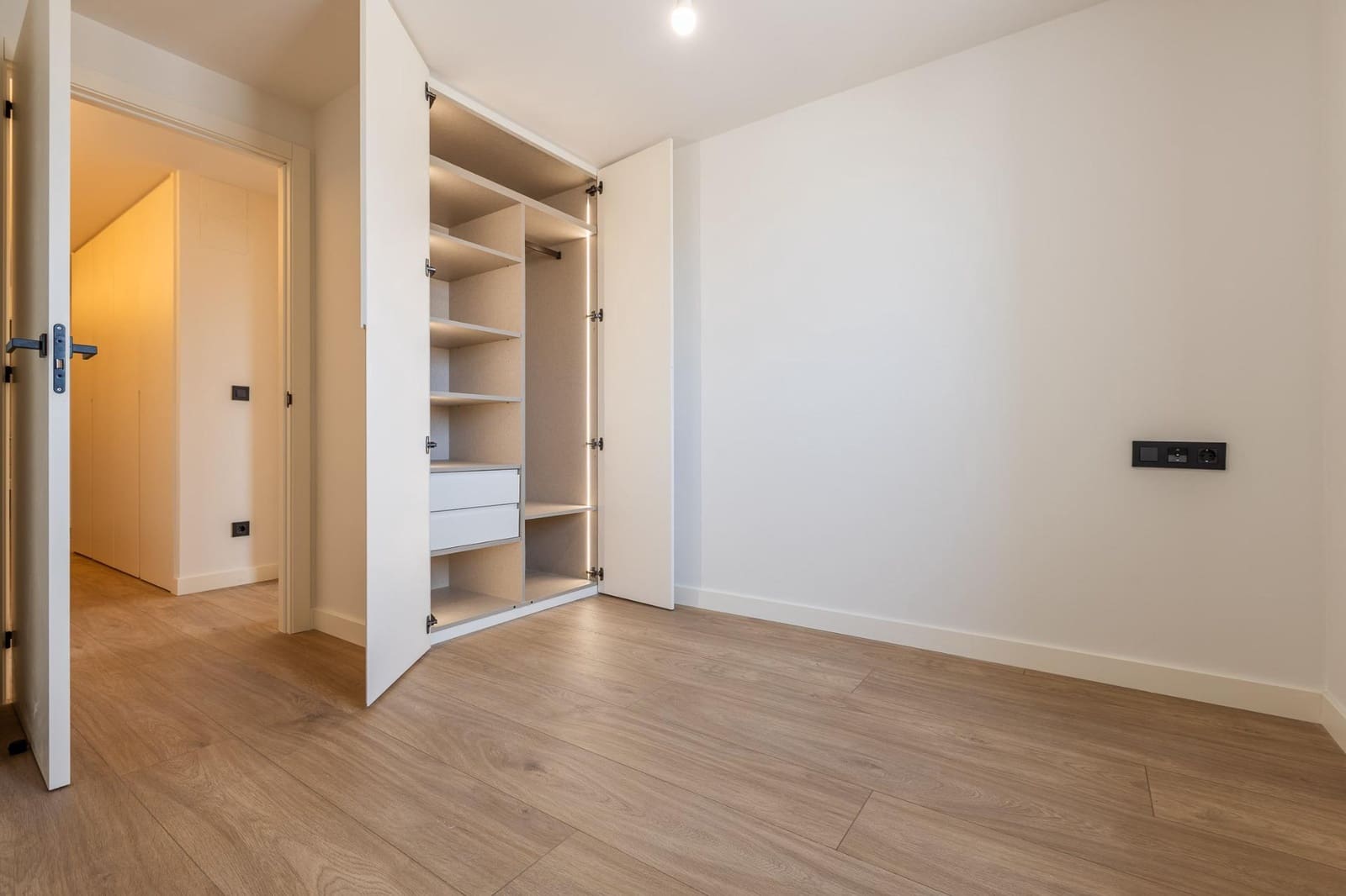 3 soveværelse Lejlighed til salg i A Coruna by med garage - € 1.100.000 (Ref: 9748174)