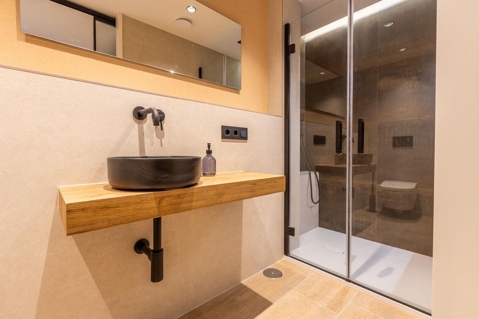 3 soveværelse Lejlighed til salg i A Coruna by med garage - € 1.100.000 (Ref: 9748174)