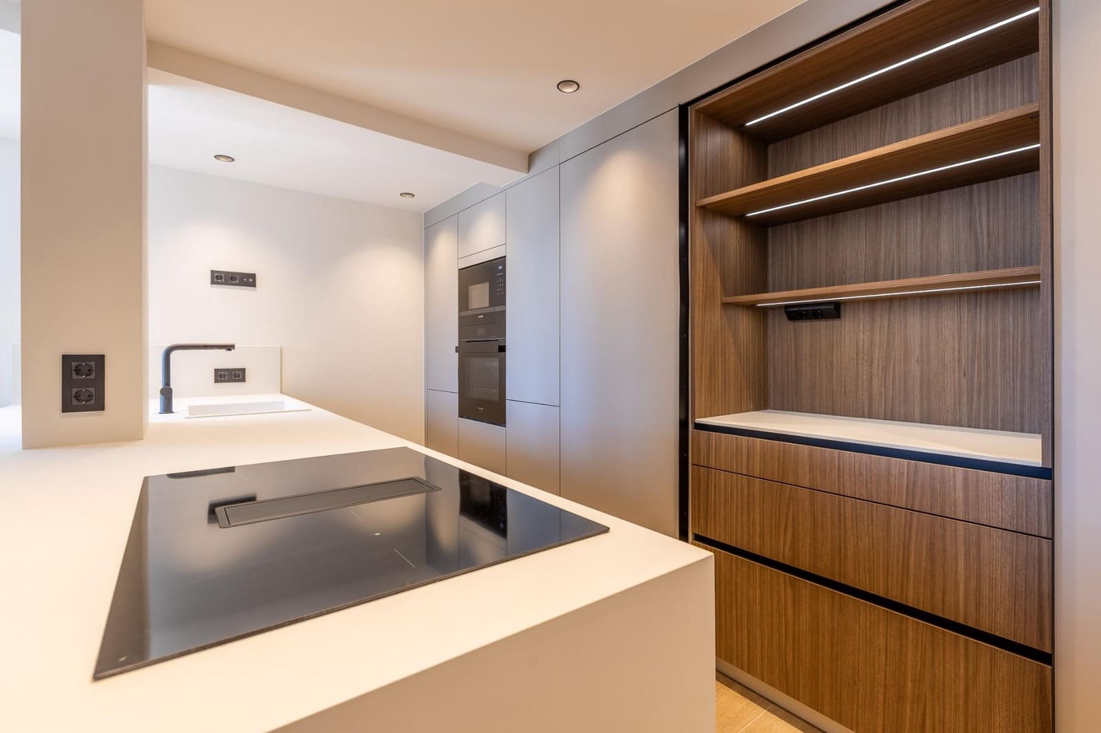 3 soveværelse Lejlighed til salg i A Coruna by med garage - € 1.100.000 (Ref: 9748174)