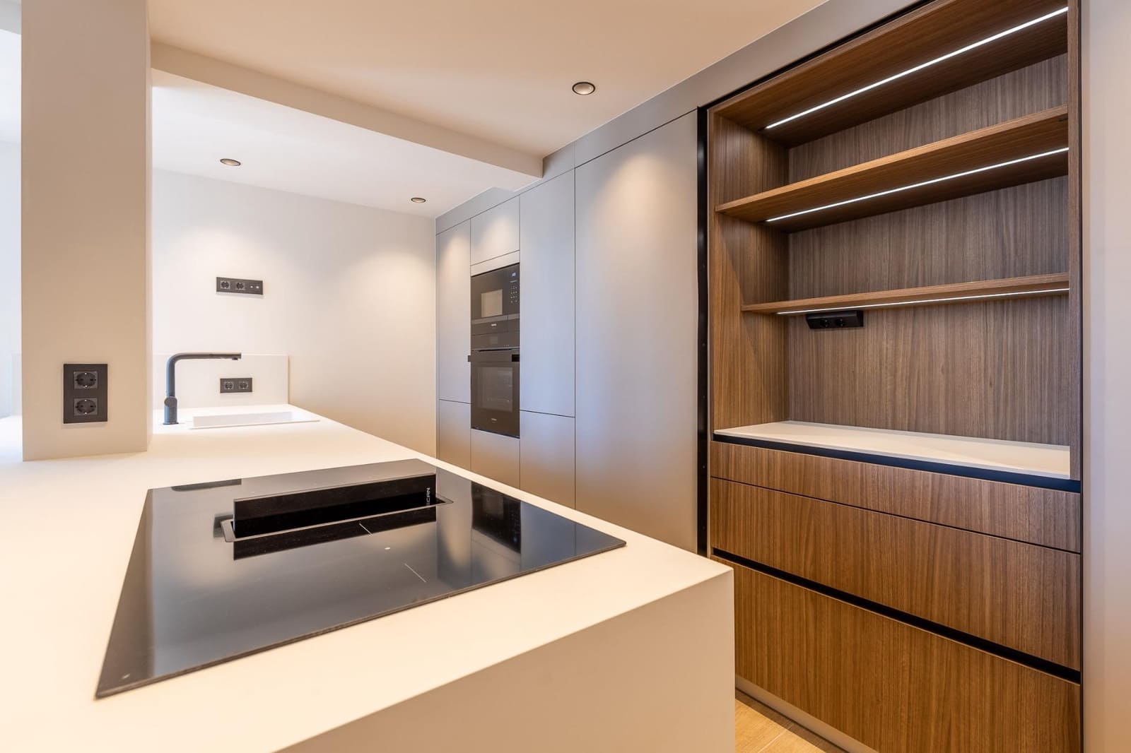 3 soveværelse Lejlighed til salg i A Coruna by med garage - € 1.100.000 (Ref: 9748174)