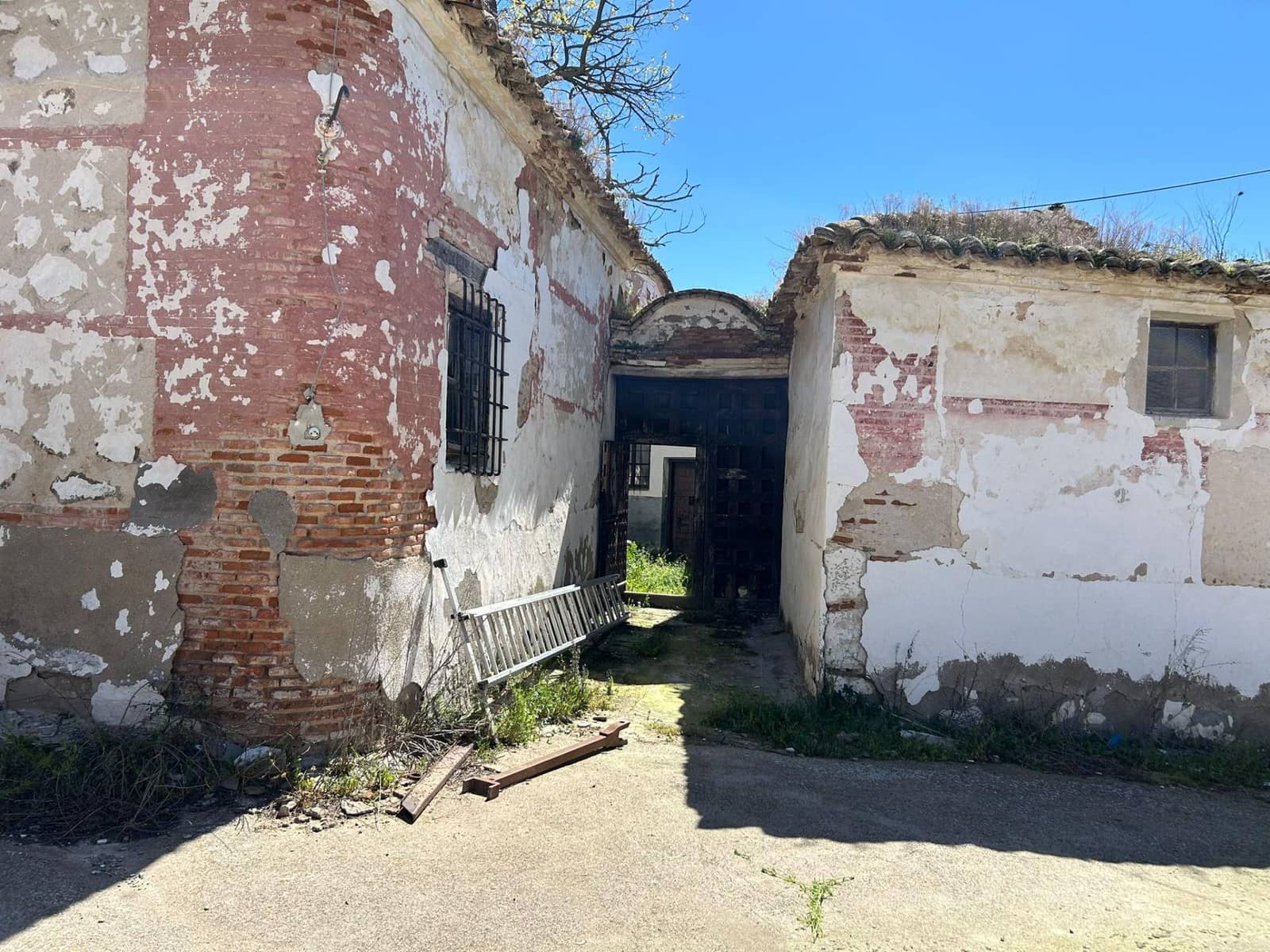 Finka/Dom wiejski na sprzedaż w Polan - 550 000 € (Ref: 9748175)