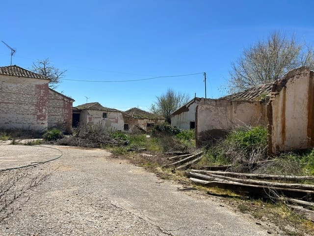 Finka/Dom wiejski na sprzedaż w Polán - 550 000 € (Ref: 9748175)