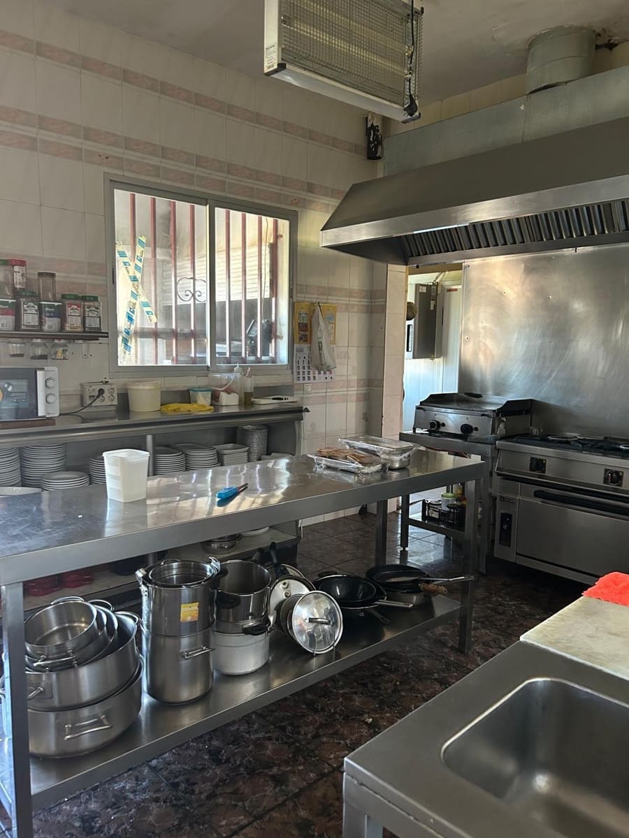 Restaurant/Bar for sale in Trijueque with garage - € 495,000 (Ref: 9748177)