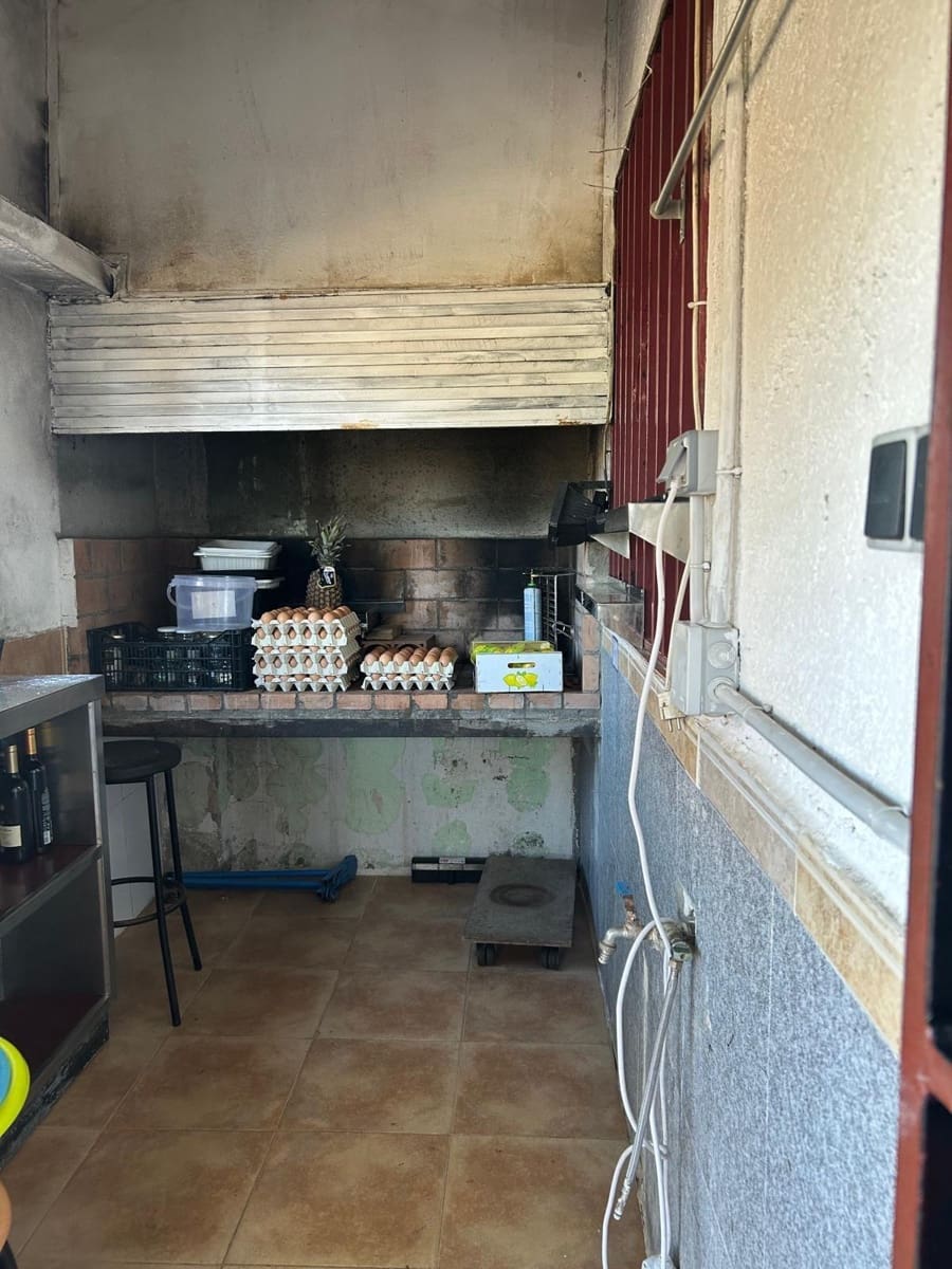 Restaurant/Bar for sale in Trijueque with garage - € 495,000 (Ref: 9748177)