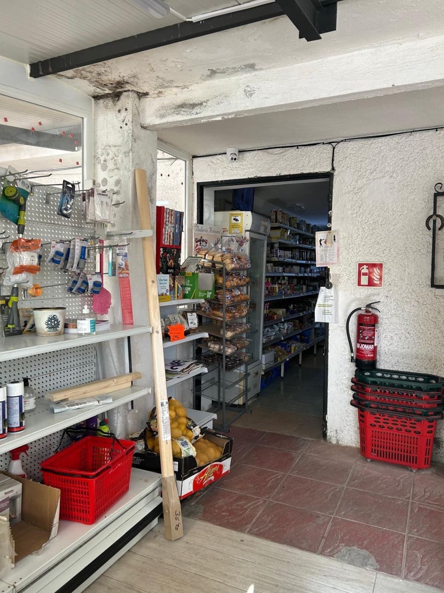 Restaurant/Bar for sale in Trijueque with garage - € 495,000 (Ref: 9748177)