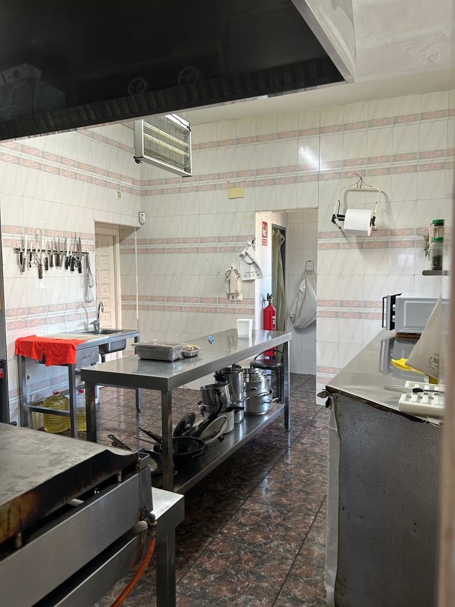 Restaurant/Bar for sale in Trijueque with garage - € 495,000 (Ref: 9748177)