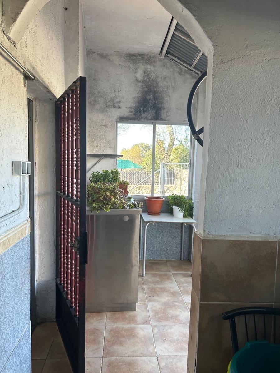 Restaurant/Bar for sale in Trijueque with garage - € 495,000 (Ref: 9748177)