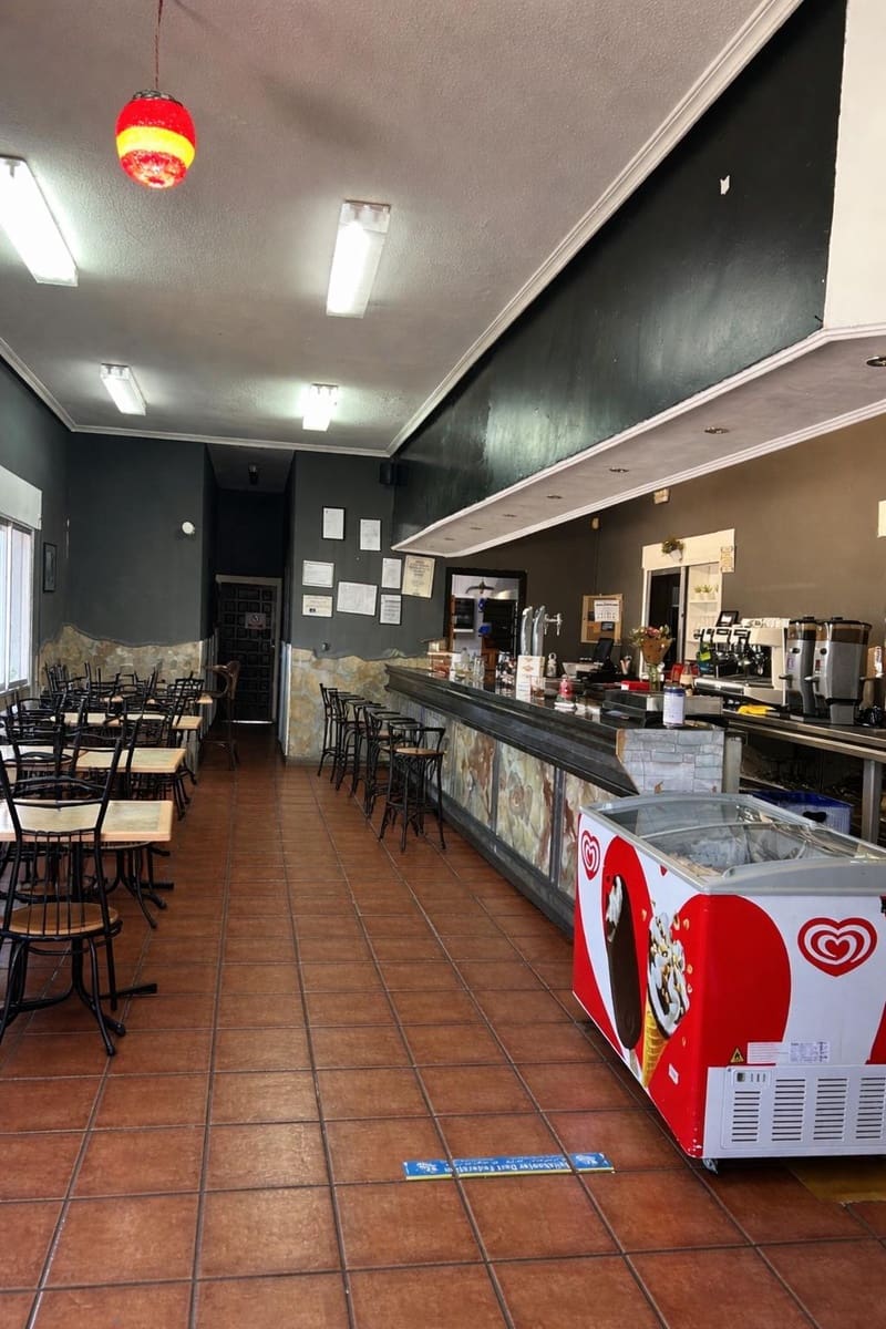Restaurant/Bar for sale in Trijueque with garage - € 495,000 (Ref: 9748177)