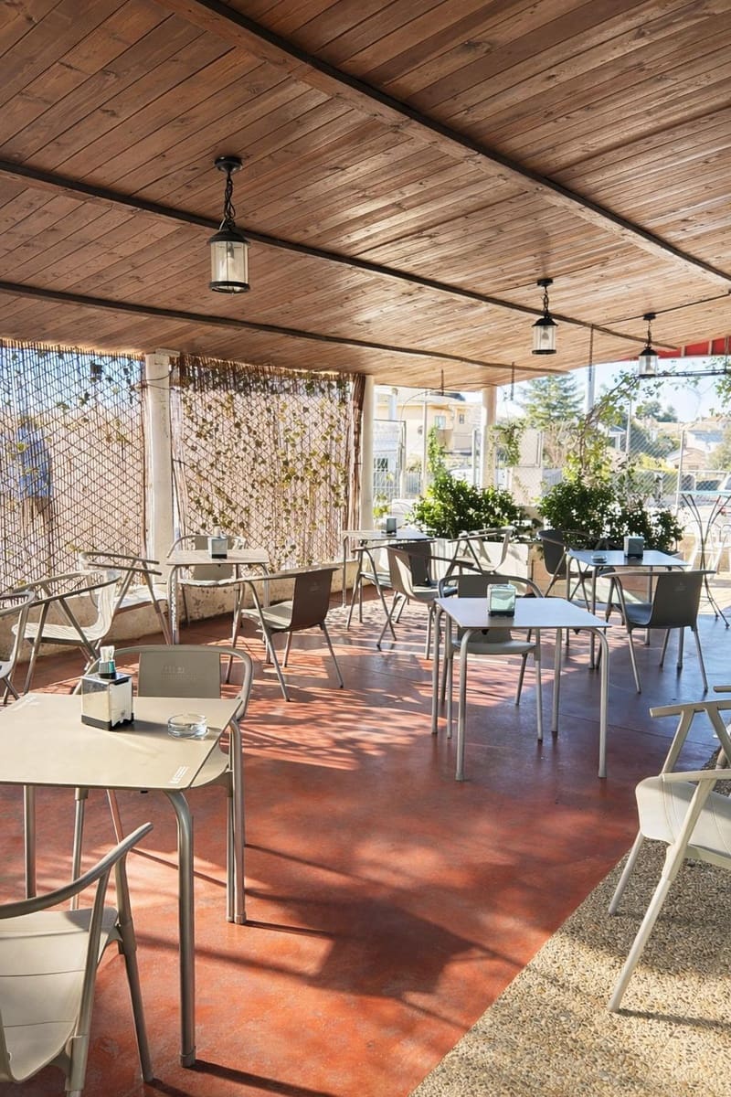 Restaurant/Bar for sale in Trijueque with garage - € 495,000 (Ref: 9748177)