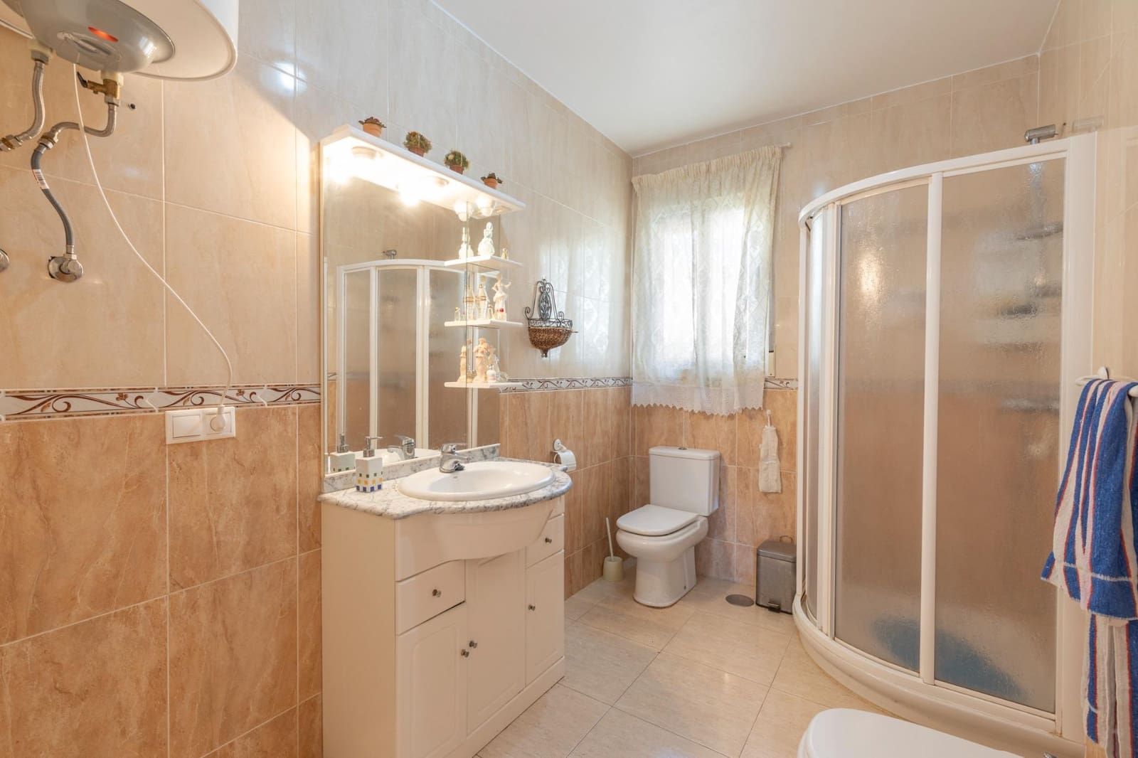 6 soverom Villa til salgs i Cadiar med garasje - € 225 000 (Ref: 9755898)