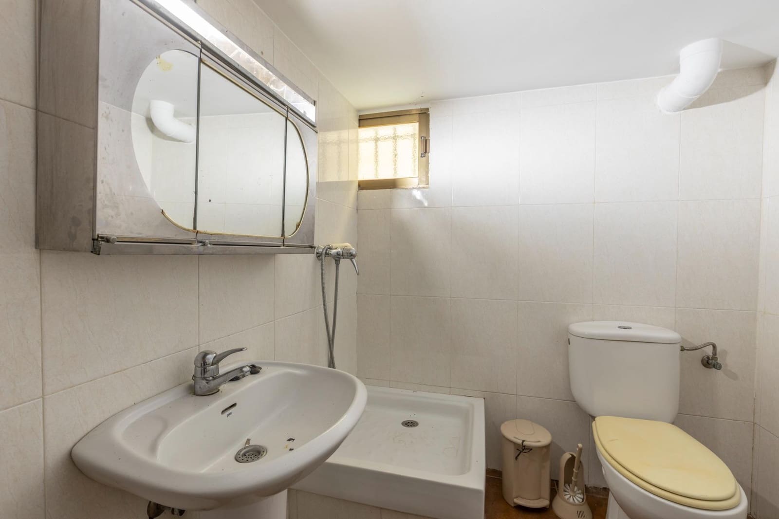 6 soverom Villa til salgs i Cadiar med garasje - € 225 000 (Ref: 9755898)