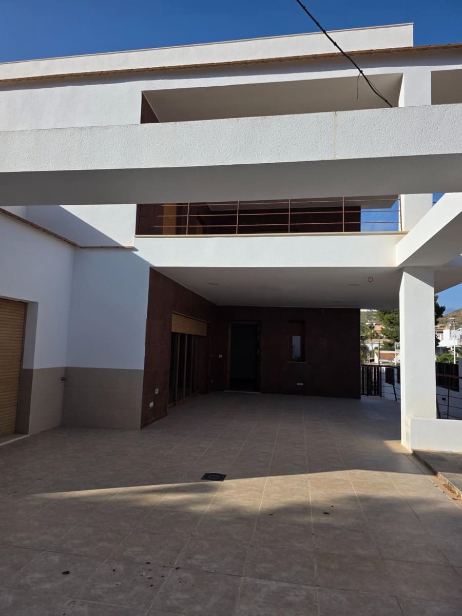 5 sypialnia Willa na sprzedaż w San Juan de los Terreros z basenem garażem - 850 000 € (Ref: 9755899)