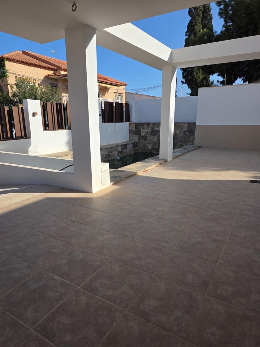 5 sypialnia Willa na sprzedaż w San Juan de los Terreros z basenem garażem - 850 000 € (Ref: 9755899)