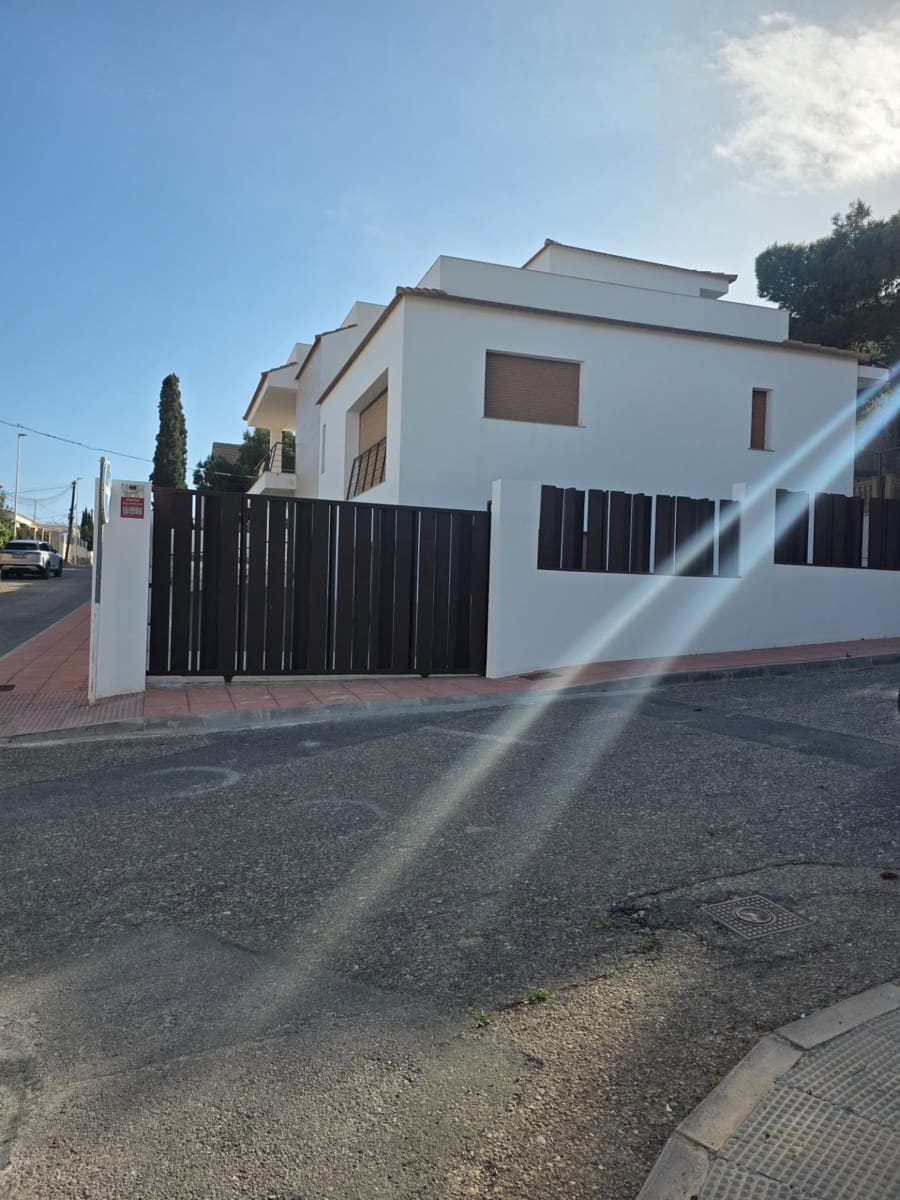 5 sypialnia Willa na sprzedaż w San Juan de los Terreros z basenem garażem - 850 000 € (Ref: 9755899)