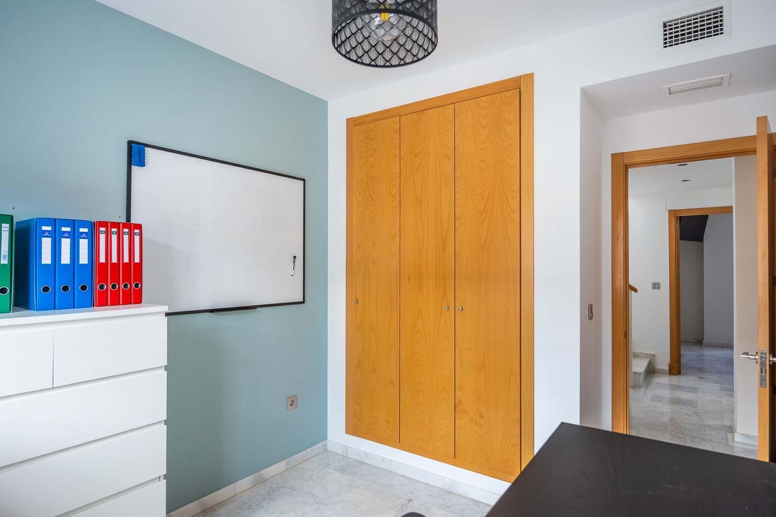 Adosado de 3 habitaciones en Montequinto en venta - 439.000 € (Ref: 9762138)