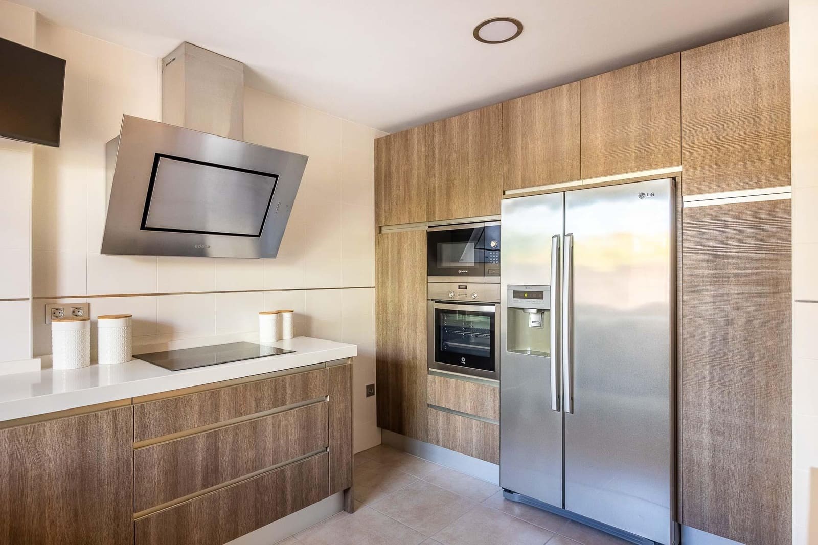 Adosado de 3 habitaciones en Montequinto en venta - 439.000 € (Ref: 9762138)