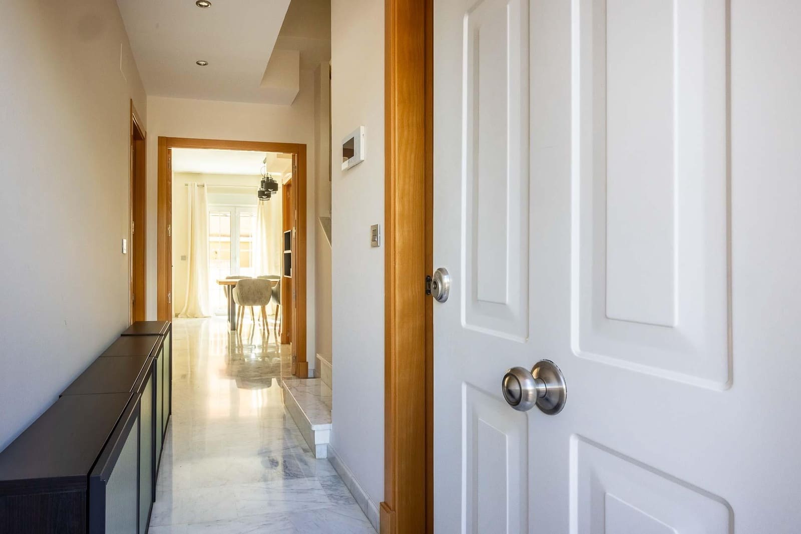 Adosado de 3 habitaciones en Montequinto en venta - 439.000 € (Ref: 9762138)