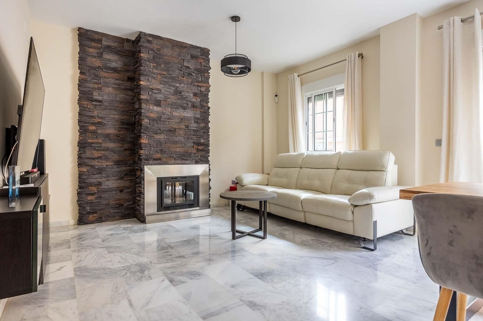 Adosado de 3 habitaciones en Montequinto en venta - 439.000 € (Ref: 9762138)