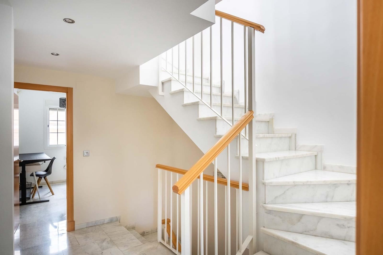 Adosado de 3 habitaciones en Montequinto en venta - 439.000 € (Ref: 9762138)