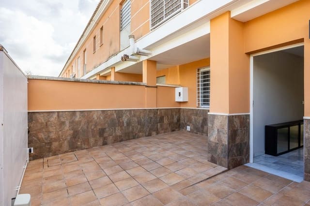 3 makuuhuone Rivitalo myytävänä paikassa Montequinto, Dos Hermanas - 365 000 € (Ref: 9762138)