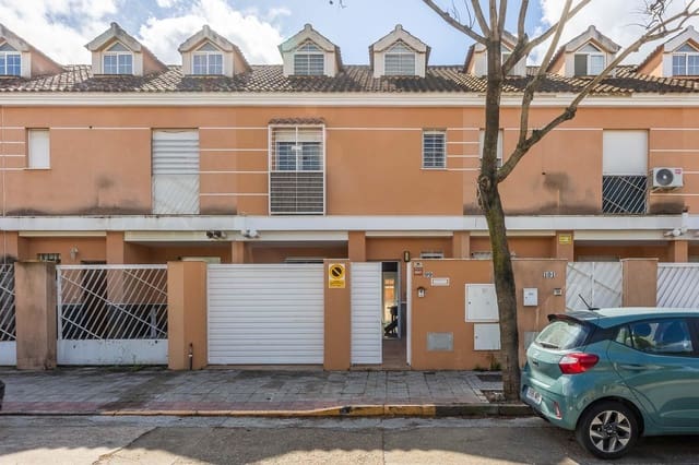 3 makuuhuone Rivitalo myytävänä paikassa Montequinto, Dos Hermanas - 365 000 € (Ref: 9762138)