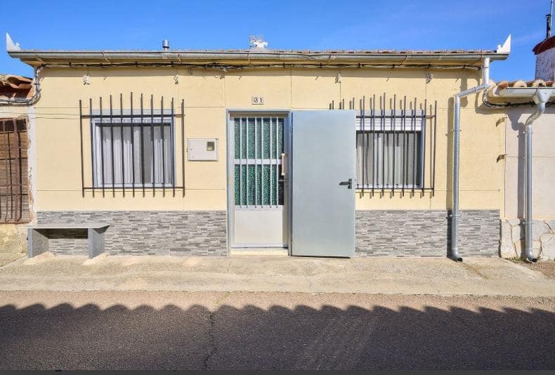 3 bedroom Townhouse for sale in Pedraza de Alba - € 41,000 (Ref: 9762139)