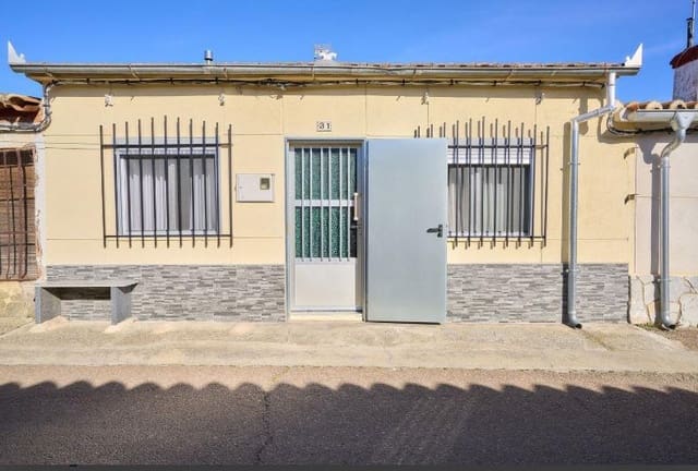 3 bedroom Townhouse for sale in Pedraza de Alba - € 41,000 (Ref: 9762139)
