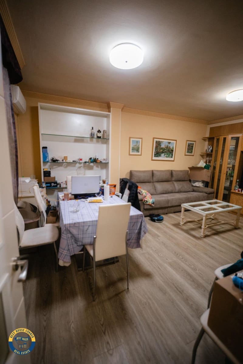 4 bedroom Terraced Villa for sale in Los Santos de Maimona with garage - € 153,000 (Ref: 9778341)