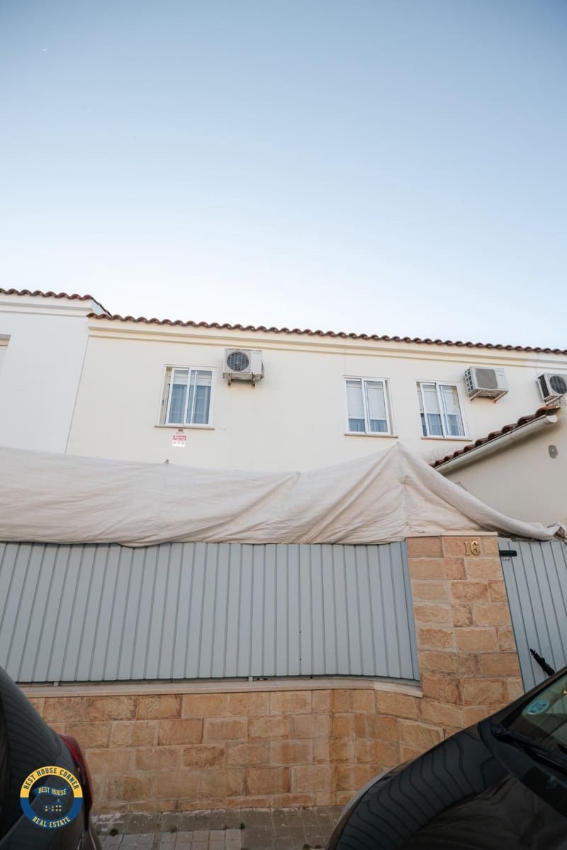 4 bedroom Terraced Villa for sale in Los Santos de Maimona with garage - € 153,000 (Ref: 9778341)