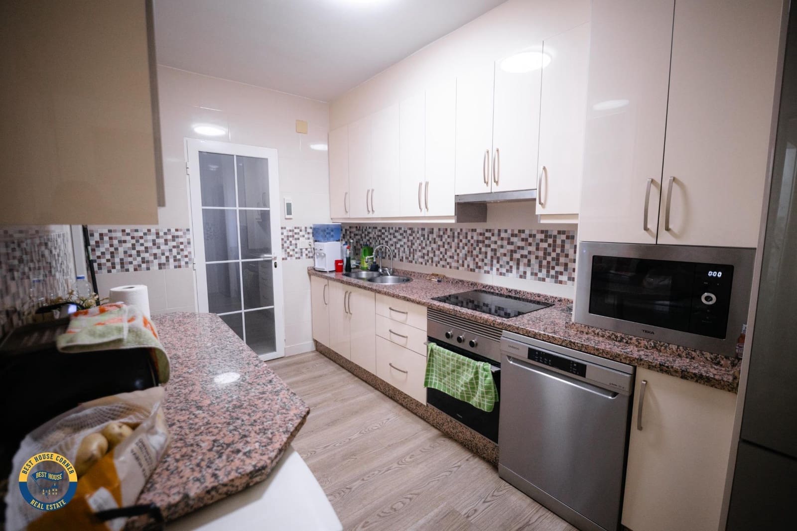 4 bedroom Terraced Villa for sale in Los Santos de Maimona with garage - € 153,000 (Ref: 9778341)