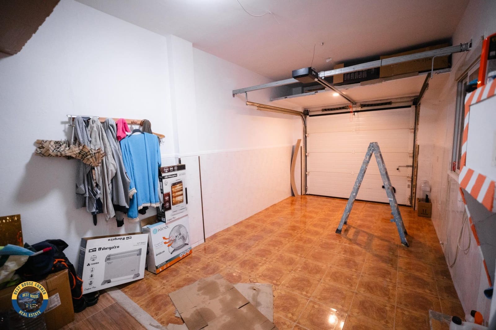 4 bedroom Terraced Villa for sale in Los Santos de Maimona with garage - € 153,000 (Ref: 9778341)