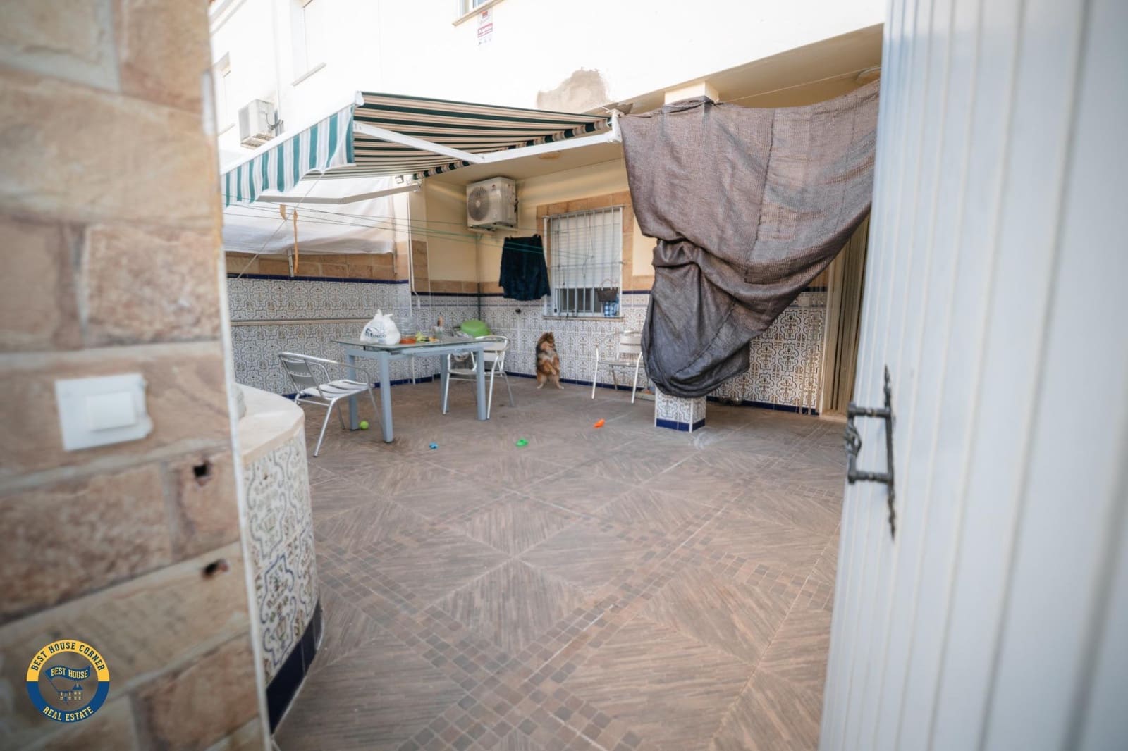 4 bedroom Terraced Villa for sale in Los Santos de Maimona with garage - € 153,000 (Ref: 9778341)